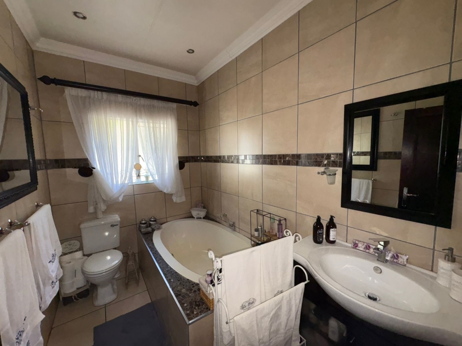 4 Bedroom Property for Sale in Safari Gardens North West